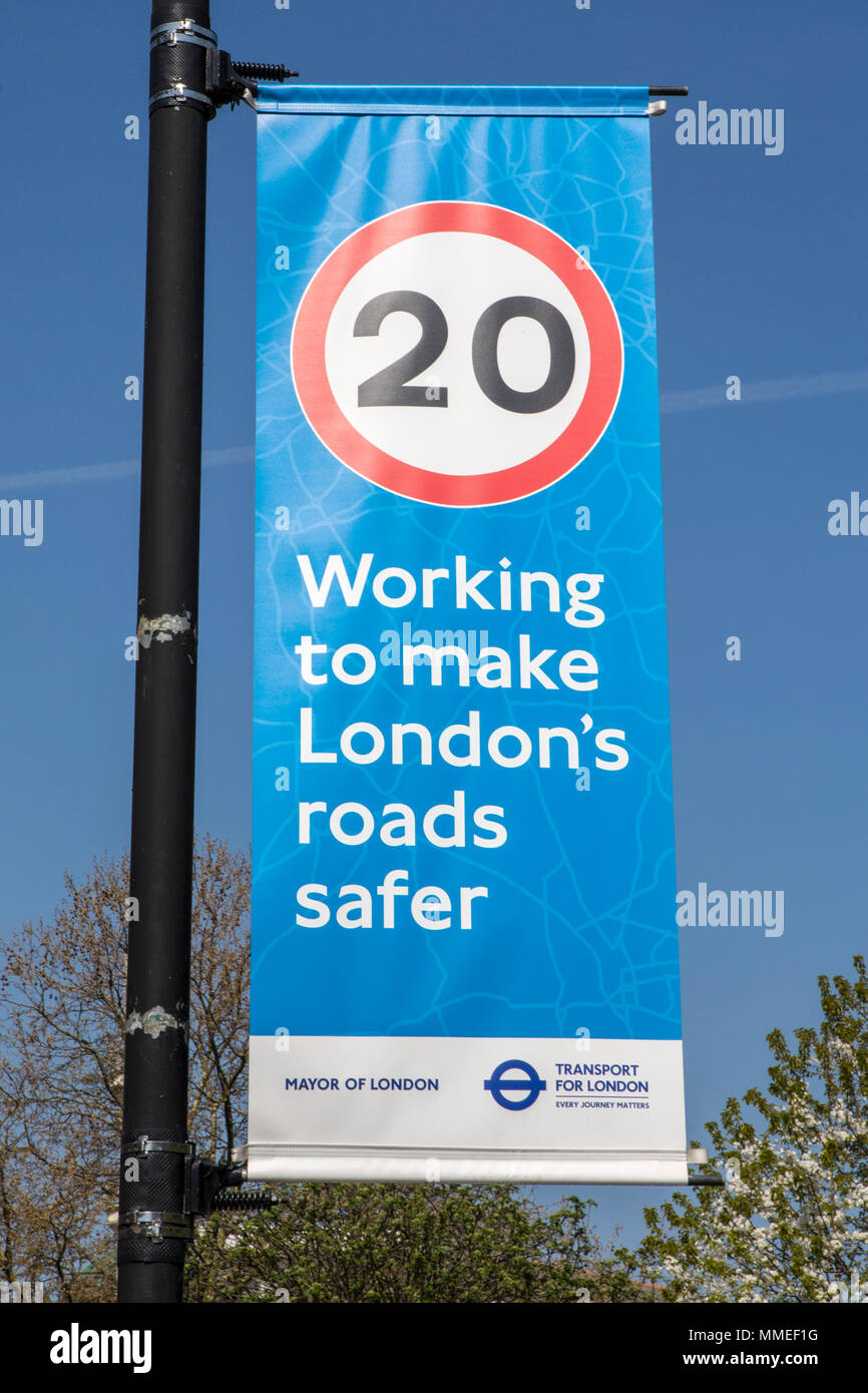 Londres, UK - APRL 19 SEPTEMBRE 2018 : une affiche dans le centre de Londres, montrant la limite de vitesse de 20 mi/h pour les véhicules dans une tentative de le rendre les routes plus sûres, à Londres Banque D'Images