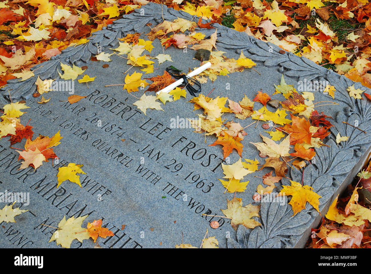 La Tombe De Robert Frost Et Son pouse Eleanor Au Vermont Photo Stock la-tombe-de-robert-frost-et-son-pouse-eleanor-au-vermont-photo-stock