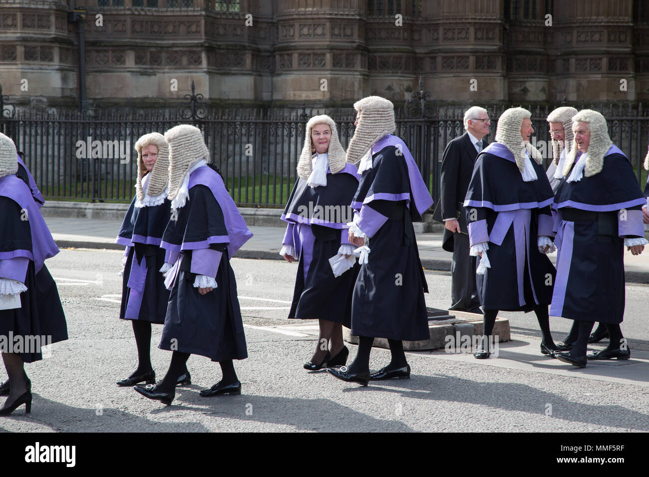Petit-déjeuner du Lord Chancelier. Les juges de marche de l'abbaye de Westminster à la Chambre du Parlement, London UK. Banque D'Images
