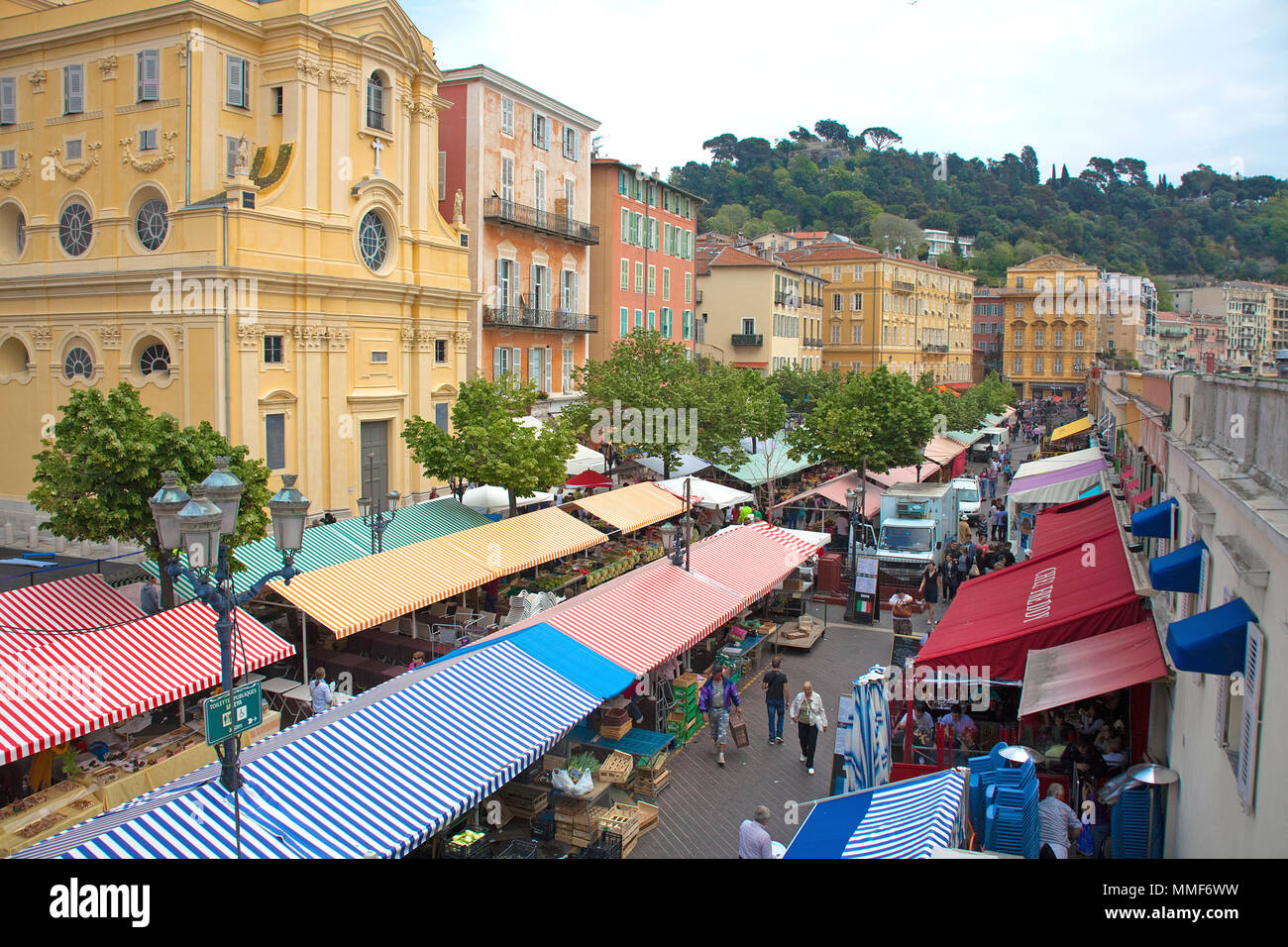 À la place de marché Cours Saleya, Nice, Côte d'Azur, Alpes-Maritimes, France du Sud, France, Europe Banque D'Images