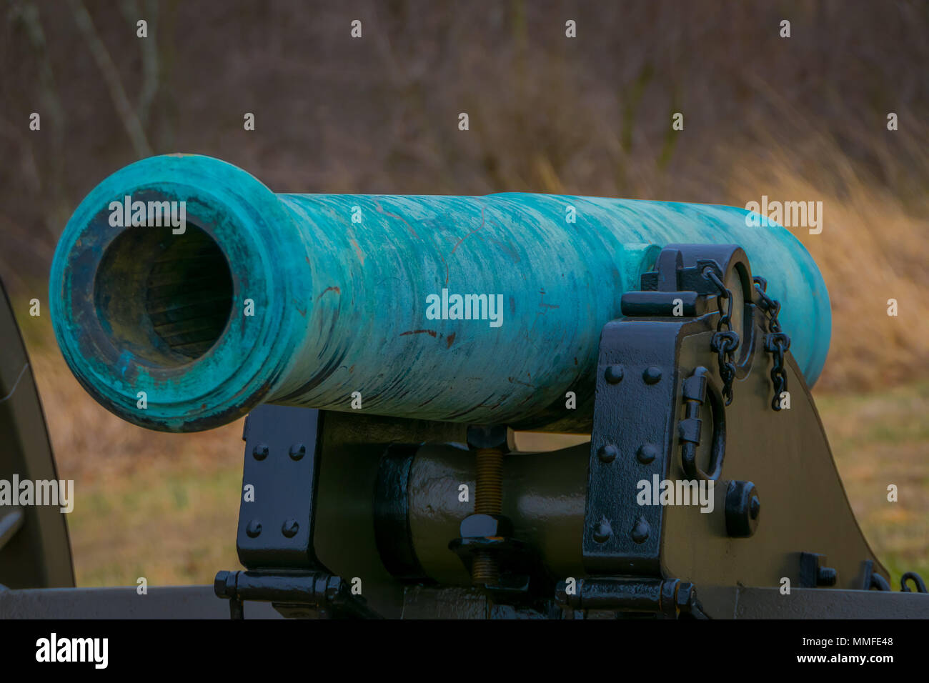 New York, USA, avril, 18, 2018 : cannon turquoise de Napoléon, 12 lb situé dans un cimetière dans le parc historique national de Gettysburg Battlefield Banque D'Images