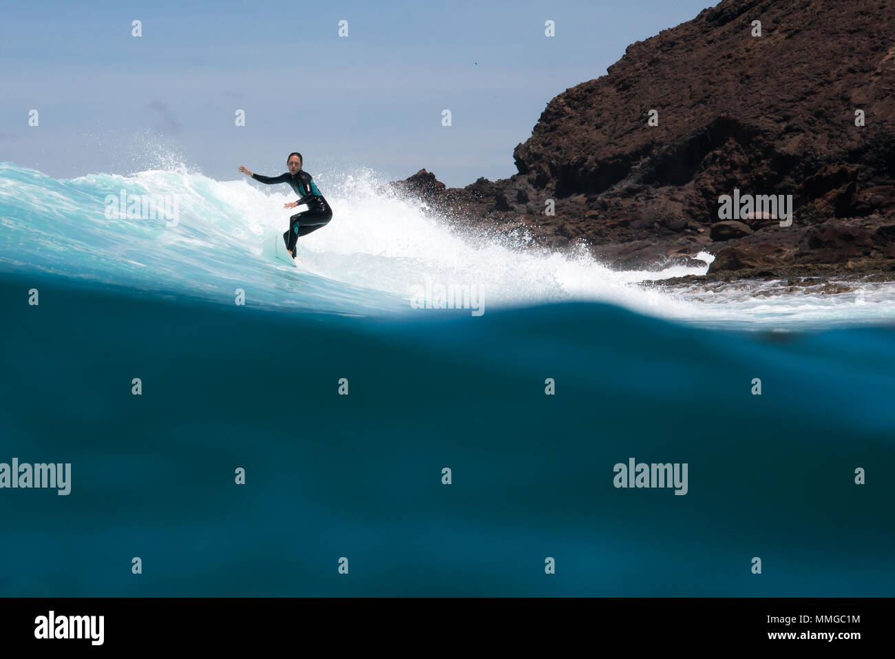 Fuerteventura - 2015.04.24 : surfer pendant une session de formation Banque D'Images