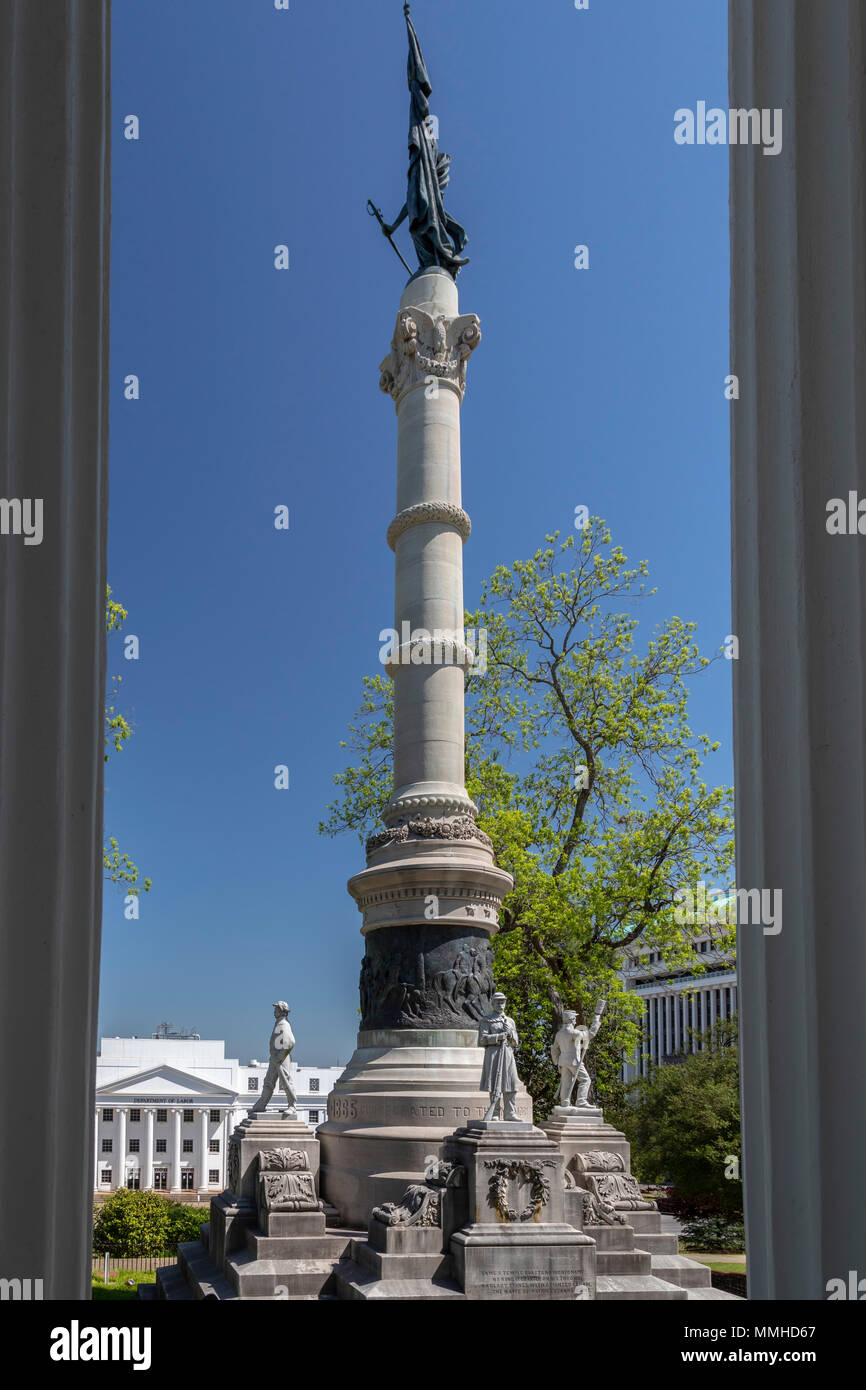 Montgomery, Alabama - Le Monument confédéré, sur le terrain de l'Alabama State Capitol, honore les Alabamians qui se sont battus pour la Confédération duri Banque D'Images