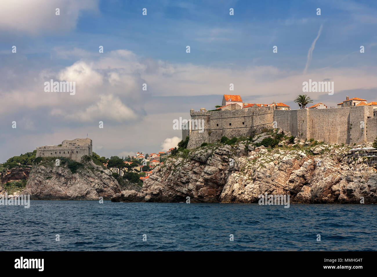 Fort Lovrijenac et Fort Bokar gardant les approches du nord de Dubrovnik, Croatie Banque D'Images