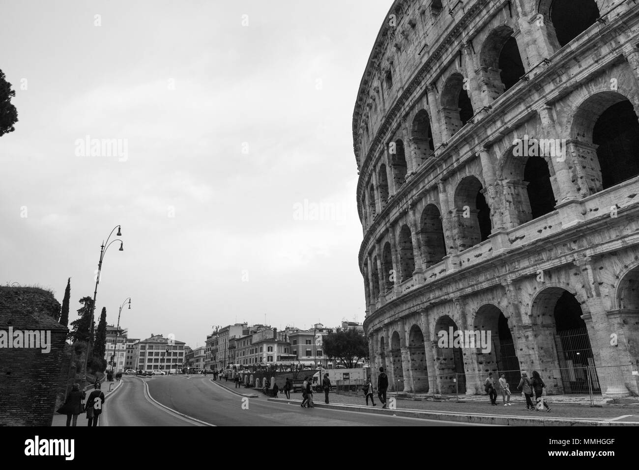 ROME, ITALIE, LE 22 MARS 2016 : Noir et blanc photo de l'immense Colisée de Rome, Italie Banque D'Images