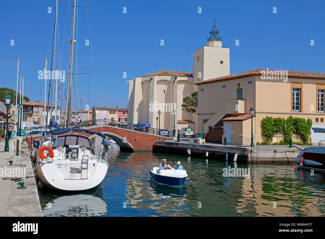 Port Grimaud, cité lacustre au Golfe de Saint-Tropez, Côte d'Azur, France Sud, France, Europe Banque D'Images