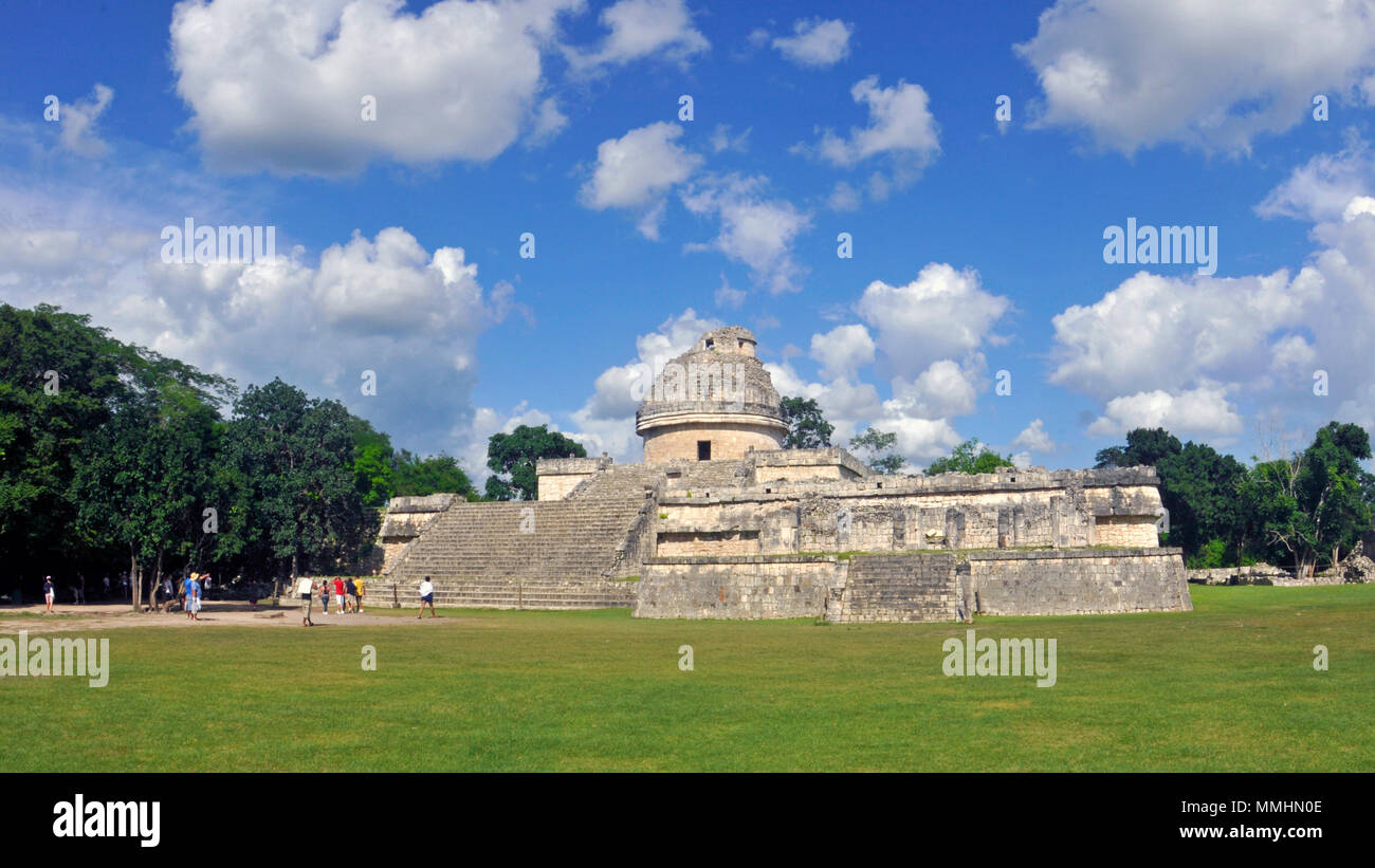 Ruines de l'observatoire maya El Caracol dans le site du patrimoine de l'UNESCO de Chichen Itza, Merida, Yucatan, Mexique Banque D'Images