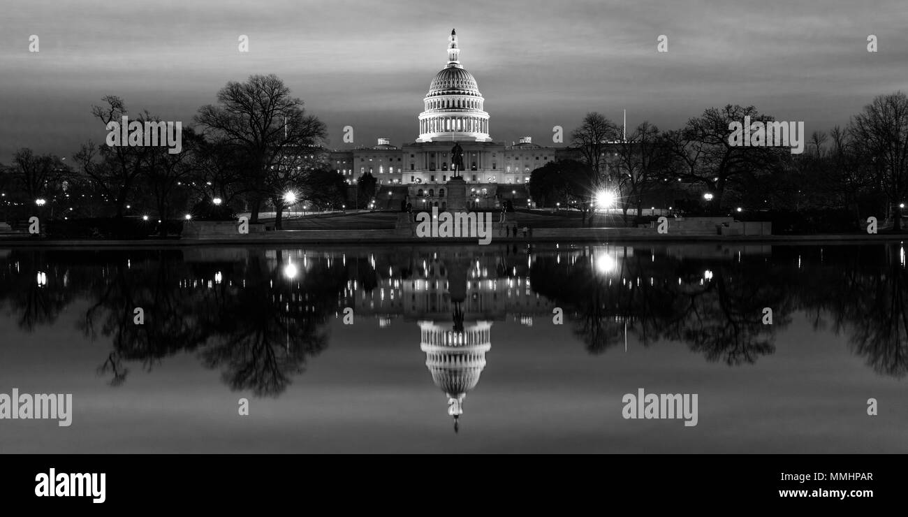 27 mars 2018, Washington D.C., U.S. Capitol Building & Reflecting Pool, Sunrise, Washington, D.C., USA Banque D'Images