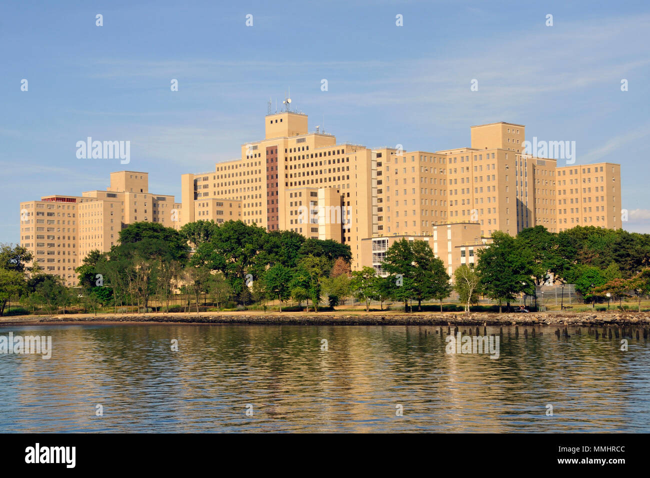 L'hôpital psychiatrique de Manhattan vu de l'Harlem River, New York City, New York, USA Banque D'Images