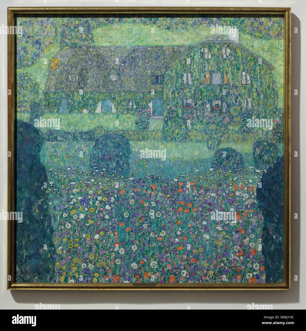 Peinture de la maison de Forester à Weissenbach sur l'Attersee I par le peintre symboliste autrichien Gustav Klimt (1914) exposé au Musée du Belvédère à Vienne, Autriche. Banque D'Images