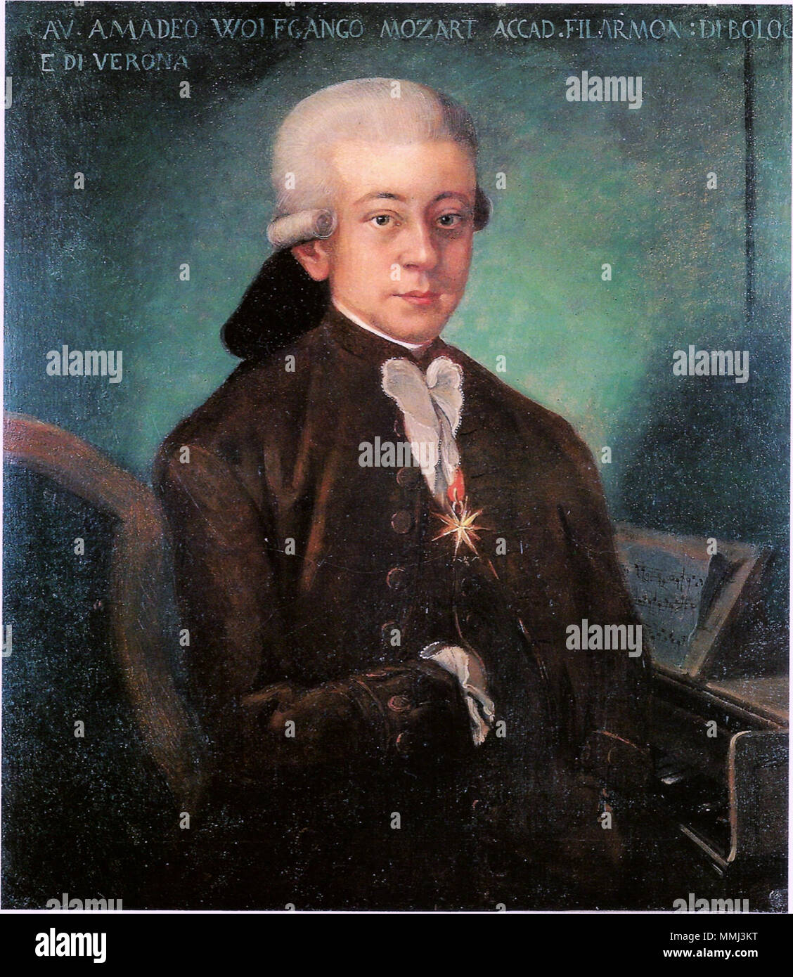 . Anglais : le soi-disant "Mozart de Bologne" a été copié en 1777 Salzbourg (Autriche) par un peintre inconnu maintenant à partir d'un original perdu de Padre Martini à Bologne (Italie), qui avait commandé pour sa galerie de compositeurs. Aujourd'hui, c'est affiché dans le Museo internazionale e biblioteca della musica à Bologne en Italie. Leopold Mozart, le père de W.A. Mozart, a écrit à propos de ce portrait : "Il a peu de valeur comme une œuvre d'art, mais aussi à la question de la ressemblance, je puis vous assurer qu'elle est parfaite." (texte original : "Malerisch hat es wenig wert, aber was Die Ähnlichkeit anbetrifft, donc versichere ich Ihnen, d Banque D'Images