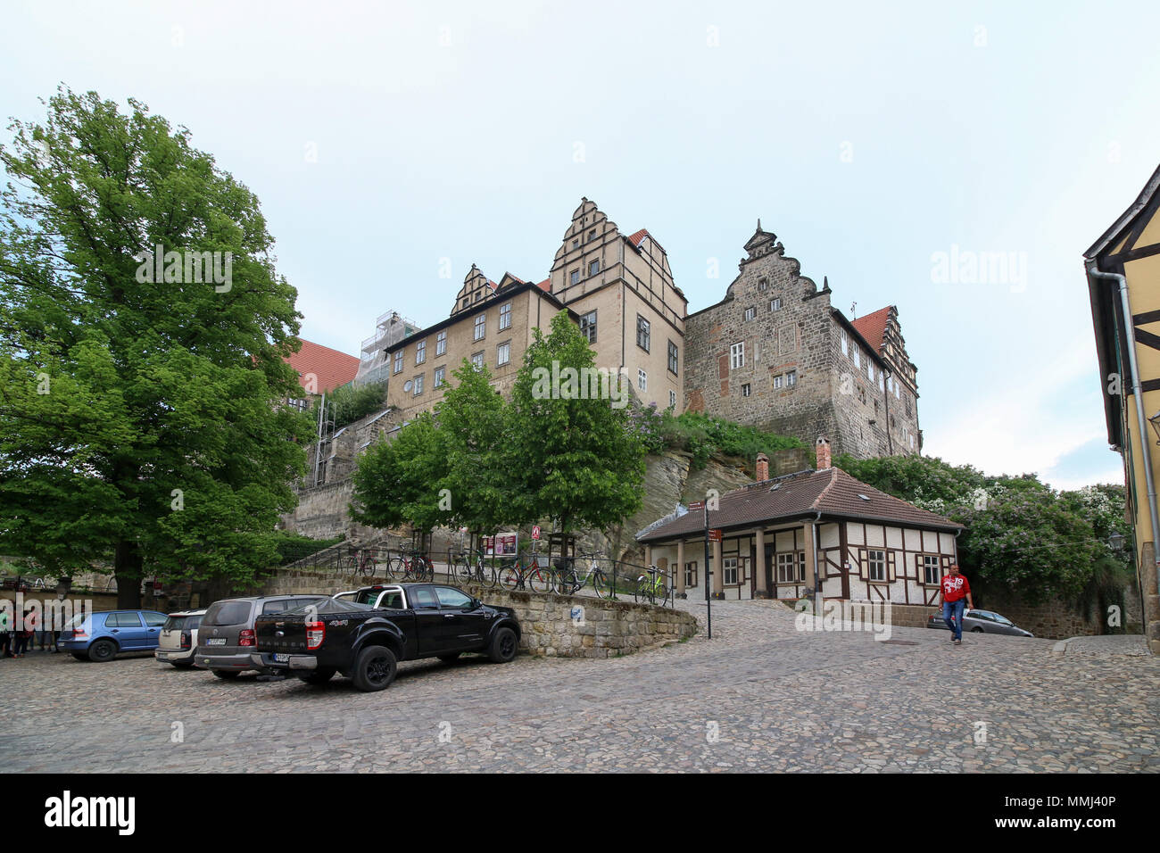 Quedlinburg, Allemagne - 10 mai 2018 : Vue de la colline du château de la collégiale Saint-jean Servatii dans l'UNESCO World Heritage City Hotel, Germ Banque D'Images