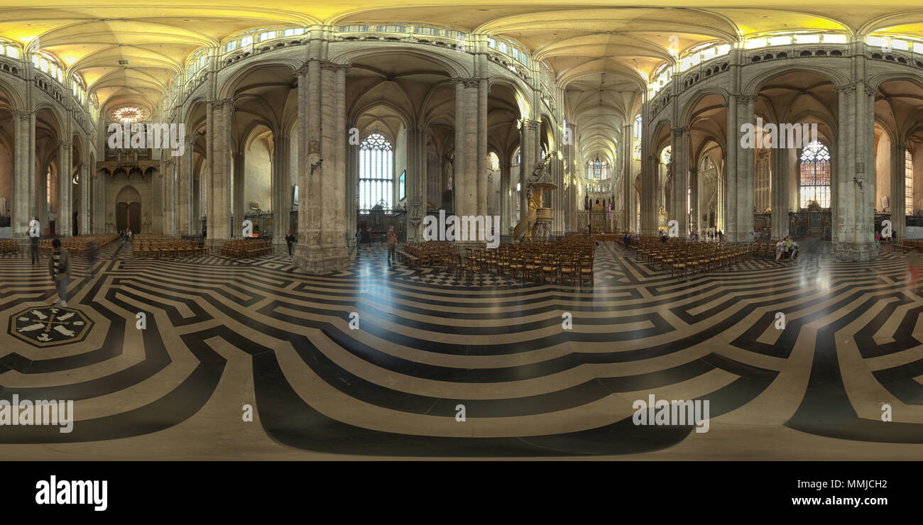 Un panorama 360° de l'intérieur de la cathédrale d'Amiens Banque D'Images