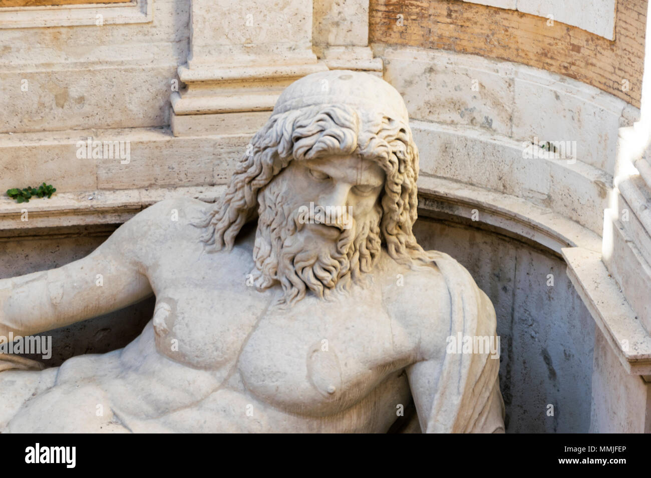 Détail de la statue colossale restaurée comme Oceanus : "Marforio" 1ème - 2ème siècle en Banque D'Images