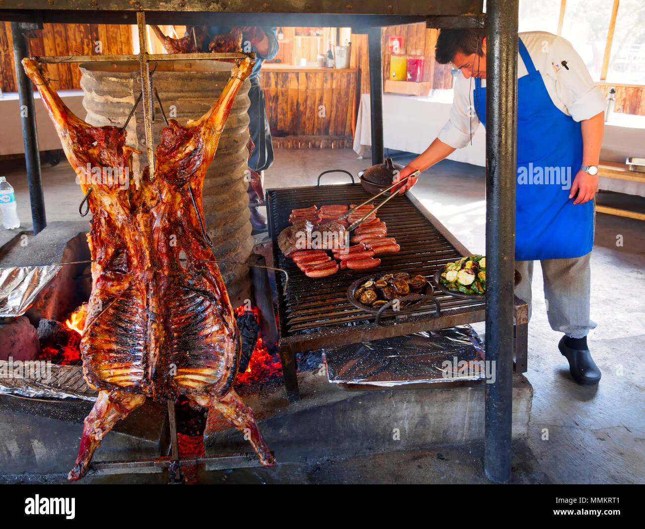 Asado traditionnel, barbecue dans un ranch en Patagonie Banque D'Images