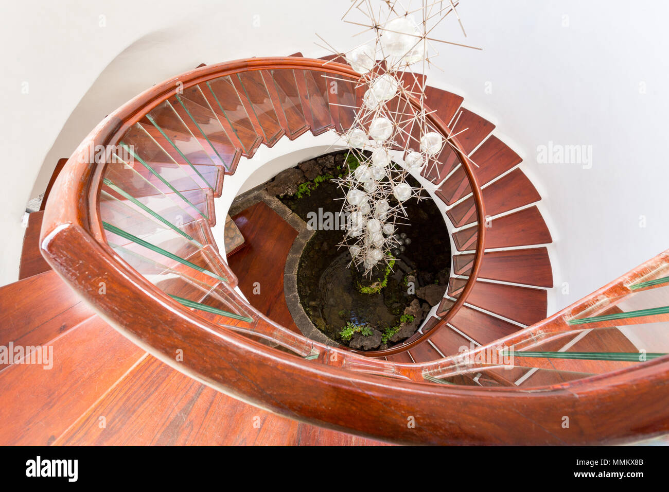 JARDIN DE CACTUS - le jardin de cactus, Lanzarote, îles Canaries, Espagne : l'escalier dans le restaurant le jardin. Conçu par Cesar Manrique. Banque D'Images