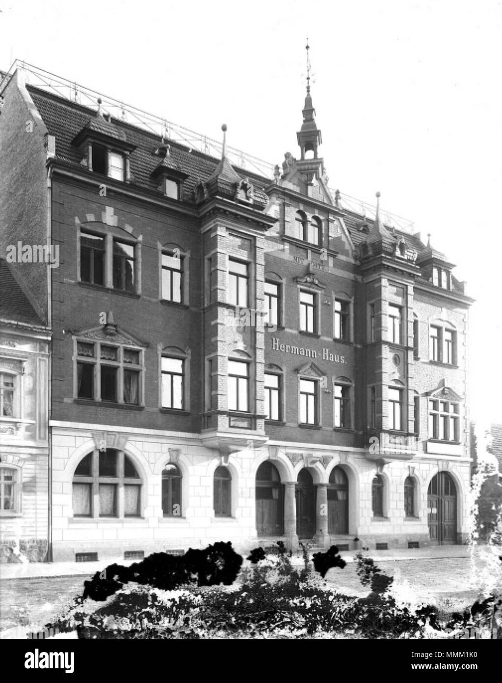 . Deutsch : Hauptstraße 44 dans Unfallnervenklinik Stötteritz, der Sächsischen, Baugewerks-Berufsgenossenschaft Hermann-Haus «" . vers 1905. Hermann Walter (1838-1909) Hermann-Haus Stoetteritz Banque D'Images . Deutsch : Hauptstraße 44 dans Unfallnervenklinik Stötteritz, der Sächsischen, Baugewerks-Berufsgenossenschaft Hermann-Haus «" . vers 1905. Hermann Walter (1838-1909) Hermann-Haus Stoetteritz Banque D'Images