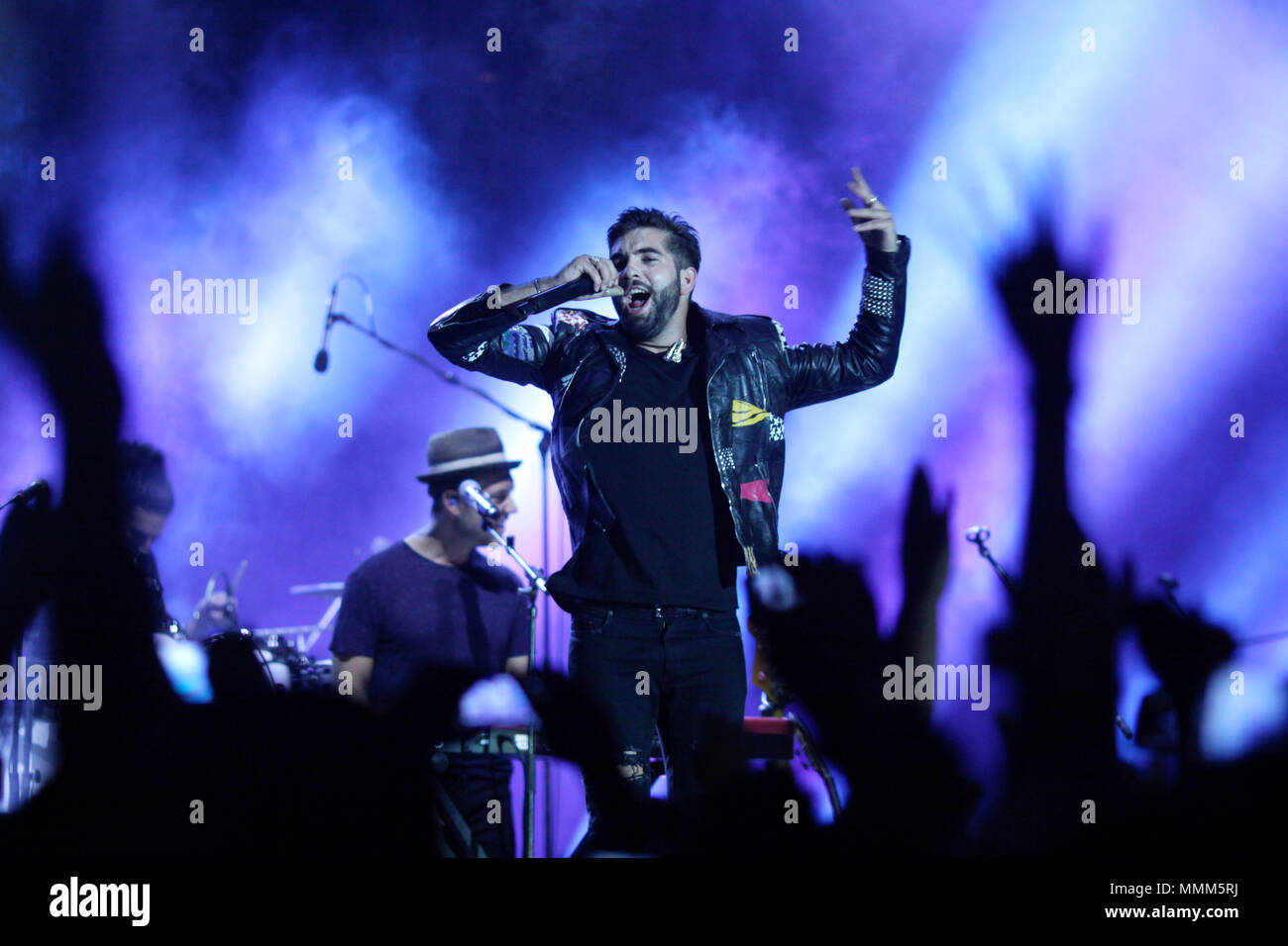 Kendji Girac est une chanteuse française. Il est le gagnant de la saison 3 du concours de la musique La Voix : la plus belle voix dans le cadre d'équipe Mika. Banque D'Images