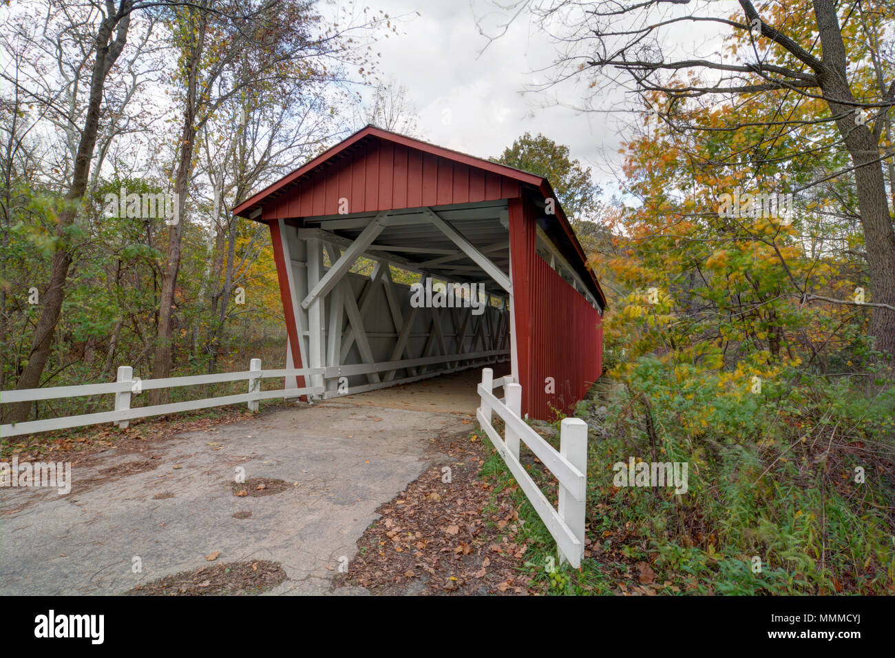Le Everett Road Covered Bridge dans le parc national de Cuyahoga Valley péninsule dans l'Ohio. Banque D'Images