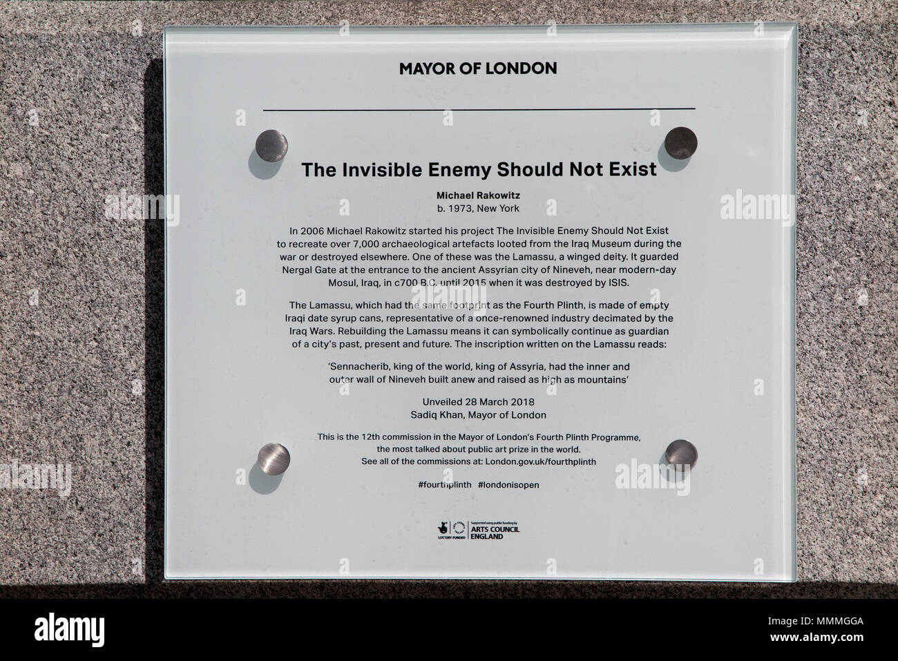 Michael Rakowitz's 'l'ennemi invisible ne devrait pas exister" - la neuvième œuvre à la grâce de la quatrième soubassement, Trafalgar Square, London, UK Banque D'Images