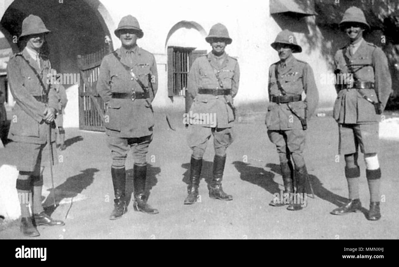 . Anglais : 2ème Dorsets à déployer à partir de Baird, casernes, Bangalore à Malabar. Sur réception de la demande de soutien, le général Burnett-Stuart immédiatement ordonné à déployer à partir de la 2ème Dorsets Baird Barracks, Bangalore à Malabar. Ils ont été rapidement en cours, ayant été mis en attente depuis le mois précédent, en deux trains. Les Dorsets ont été suivies d'un escadron de cavalerie des baies et une section d'artillerie, et ensemble, la force a été d'aller à Podanur où il se concentrerait, sous le commandement du Colonel Humphreys. Un train de patrouille, envoyé et trouvé la ligne effacer jusqu'à Shoranur. Trains de troupes Banque D'Images