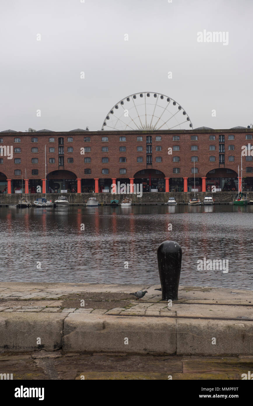 La roue derrière le Liverpool Albert Dock Banque D'Images