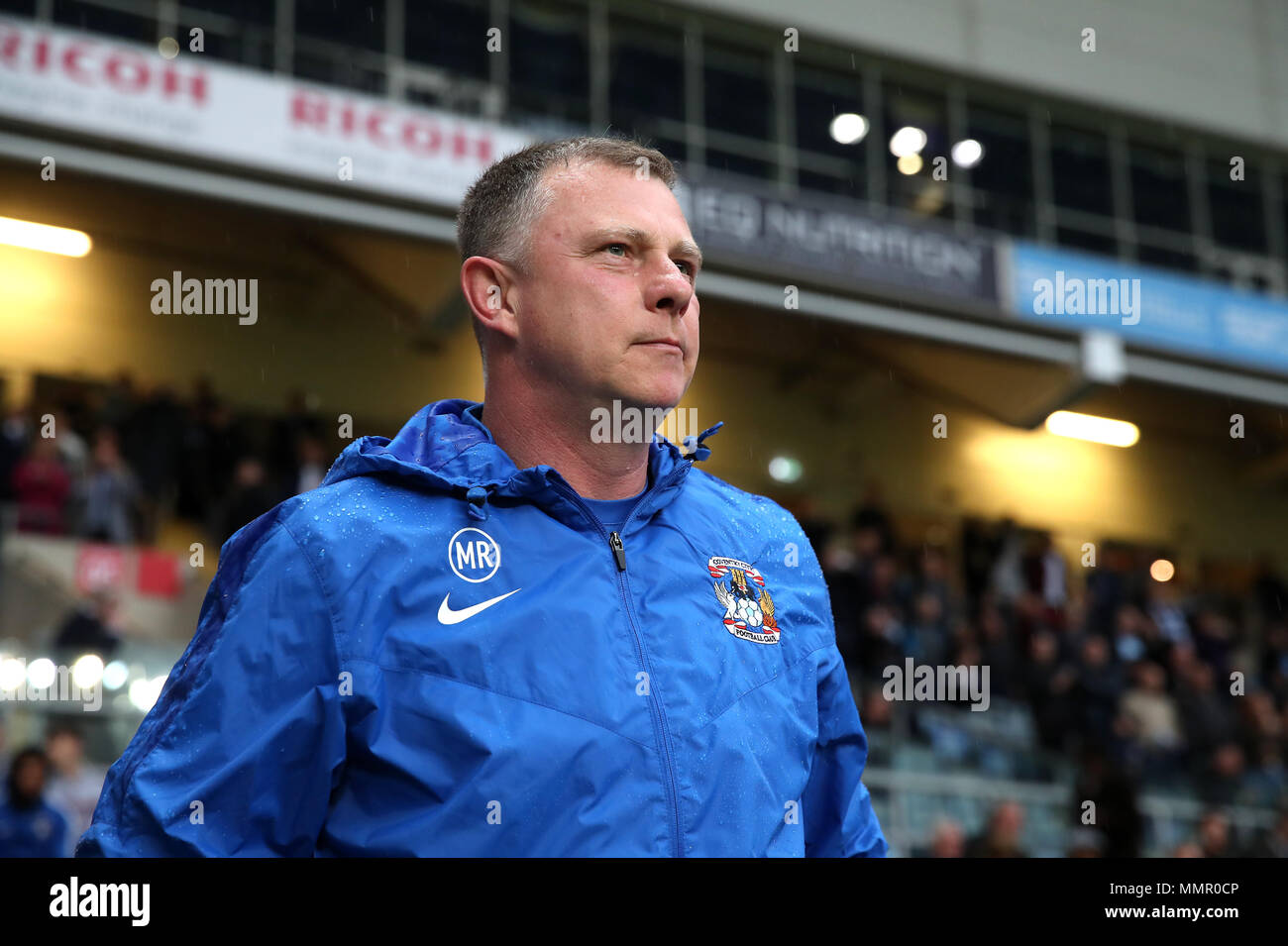 Coventry City manager Mark Robins durant la Sky Bet Deux match éliminatoire de la Ligue au Ricoh Arena, Coventry. Banque D'Images