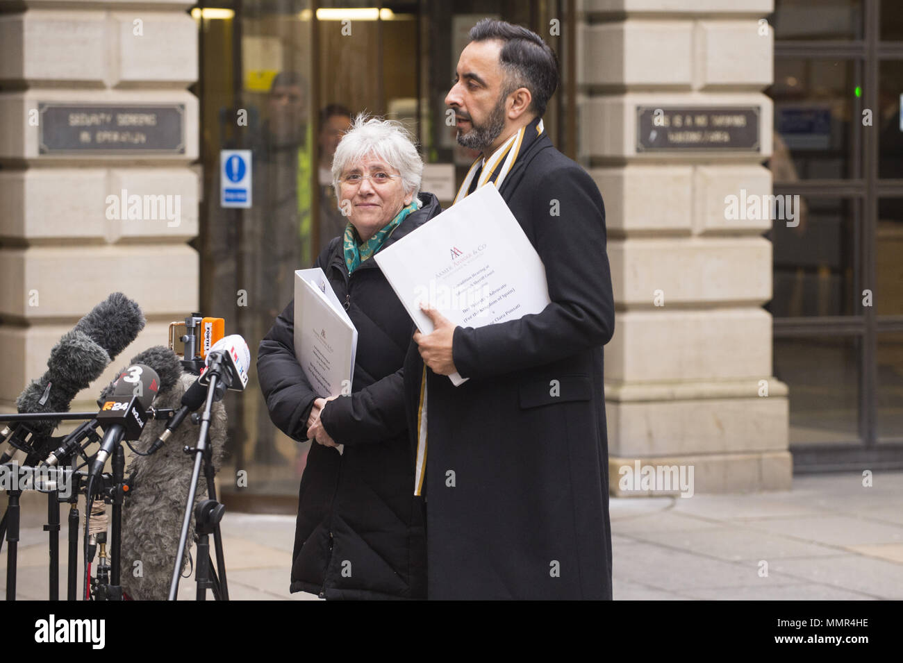 Ministre catalan Clara Ponsati arrive pour la première audience au Tribunal de shérif d'Edimbourg à Edimbourg. Avec : Clara Ponsati, Aamer Anwar Où : Édinbourg, Royaume-Uni Quand : 12 Avr 2018 Crédit : Euan Cherry/WENN Banque D'Images