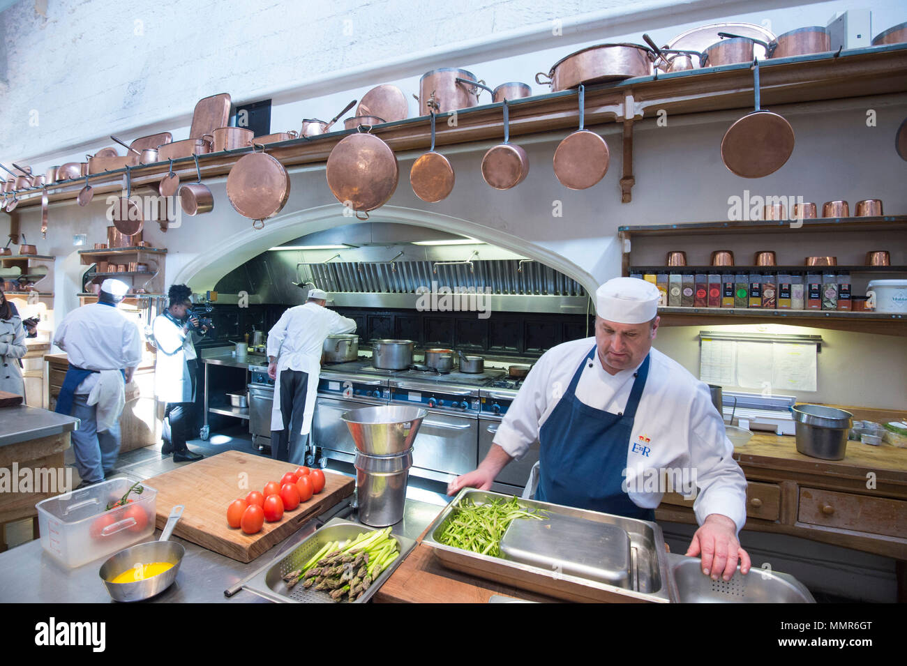 À l'embargo 0001 Lundi 14 mai la cuisine royale au château de Windsor où les préparations sont en cours pour le banquet d'accueil après le mariage du prince Harry et Meghan Markle le 19 mai. Banque D'Images