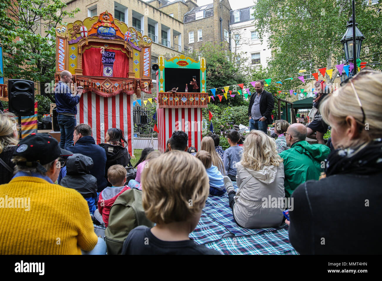 London UK 13 mai 2018 les amateurs de Punch and Judy de tous les coins du pays se sont réunis dans le jardin de l'église St Paul à Covent Garden aujourd'hui pour célébrer le 356e anniversaire de Mr Punch avec des marionnettes traditionnelles et family fun Quezada-Neiman@Paul/Alamy Live News Banque D'Images