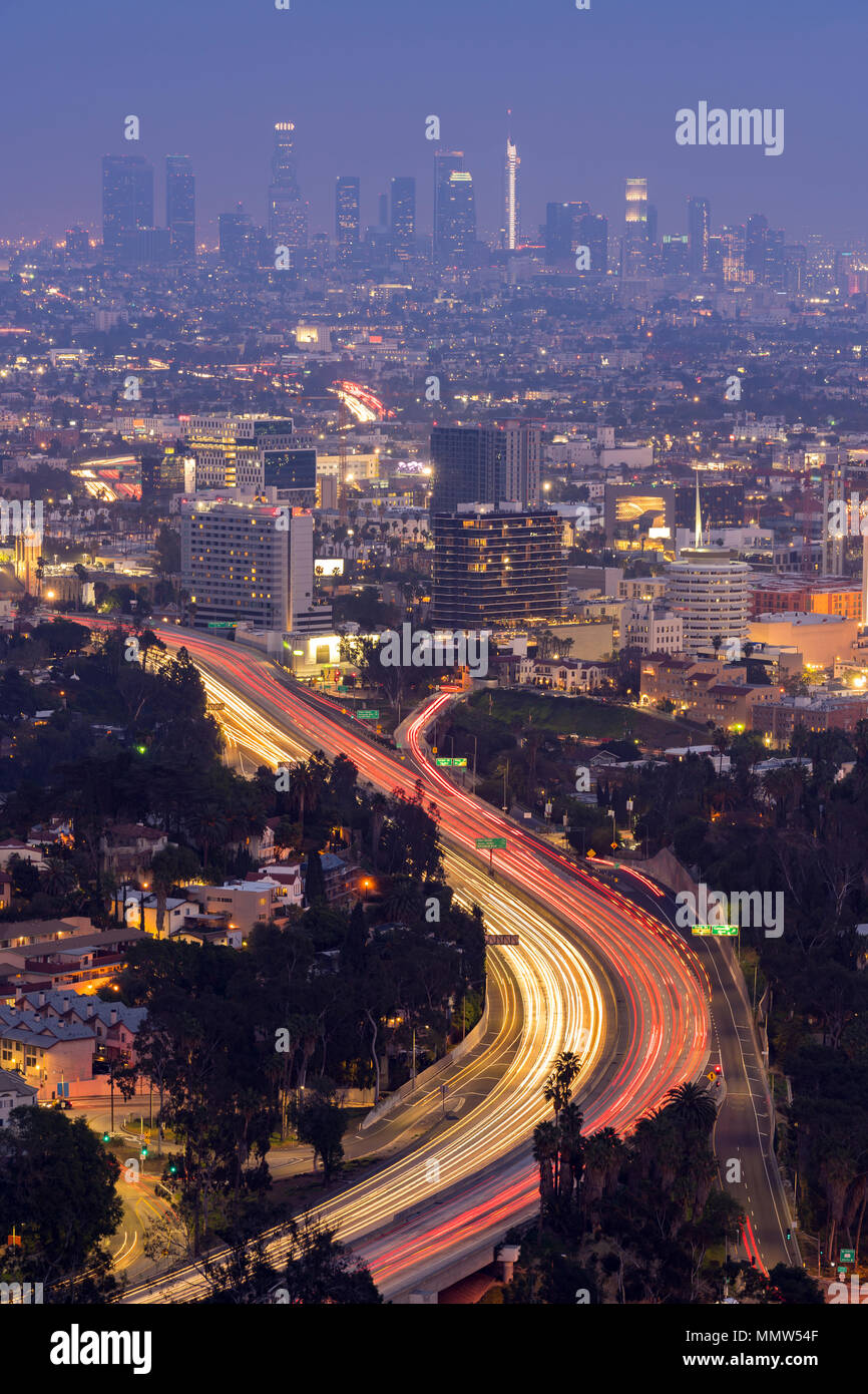 Los Angeles antenne Cityscape le coucher du soleil, la California, USA Banque D'Images