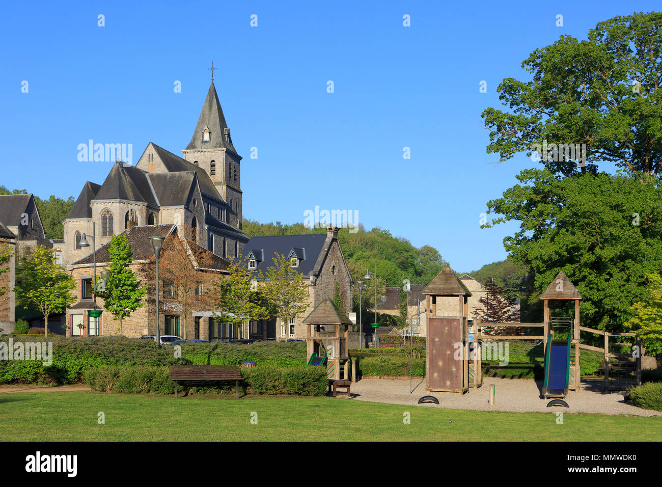 L'église paroissiale de Saint George (Eglise Saint-Georges) à Spontin, Belgique Banque D'Images