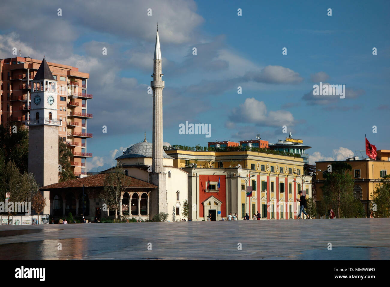 La mosquée Et'hem Bey sur la place Skanderbeg à Tirana, Albanie, Balkans Banque D'Images