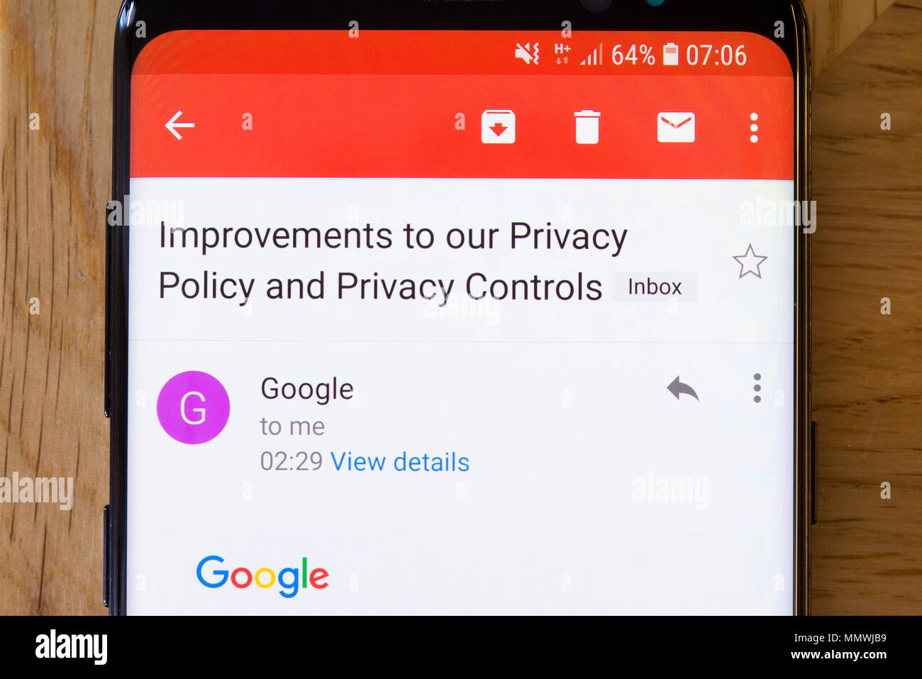 Un smartphone écran montrant la nouvelle politique de confidentialité de Gmail et de contrôle de la confidentialité, introduit pour le nouveau Règlement général sur la protection des données de l'UE (PIBR) Banque D'Images