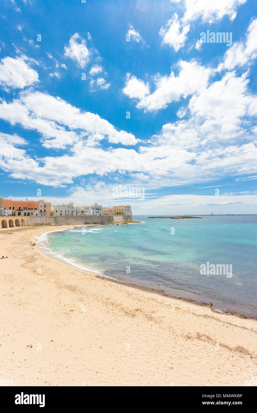 Gallipoli, Pouilles, Italie - le calme impressionnant sur la belle plage de Gallipoli Banque D'Images