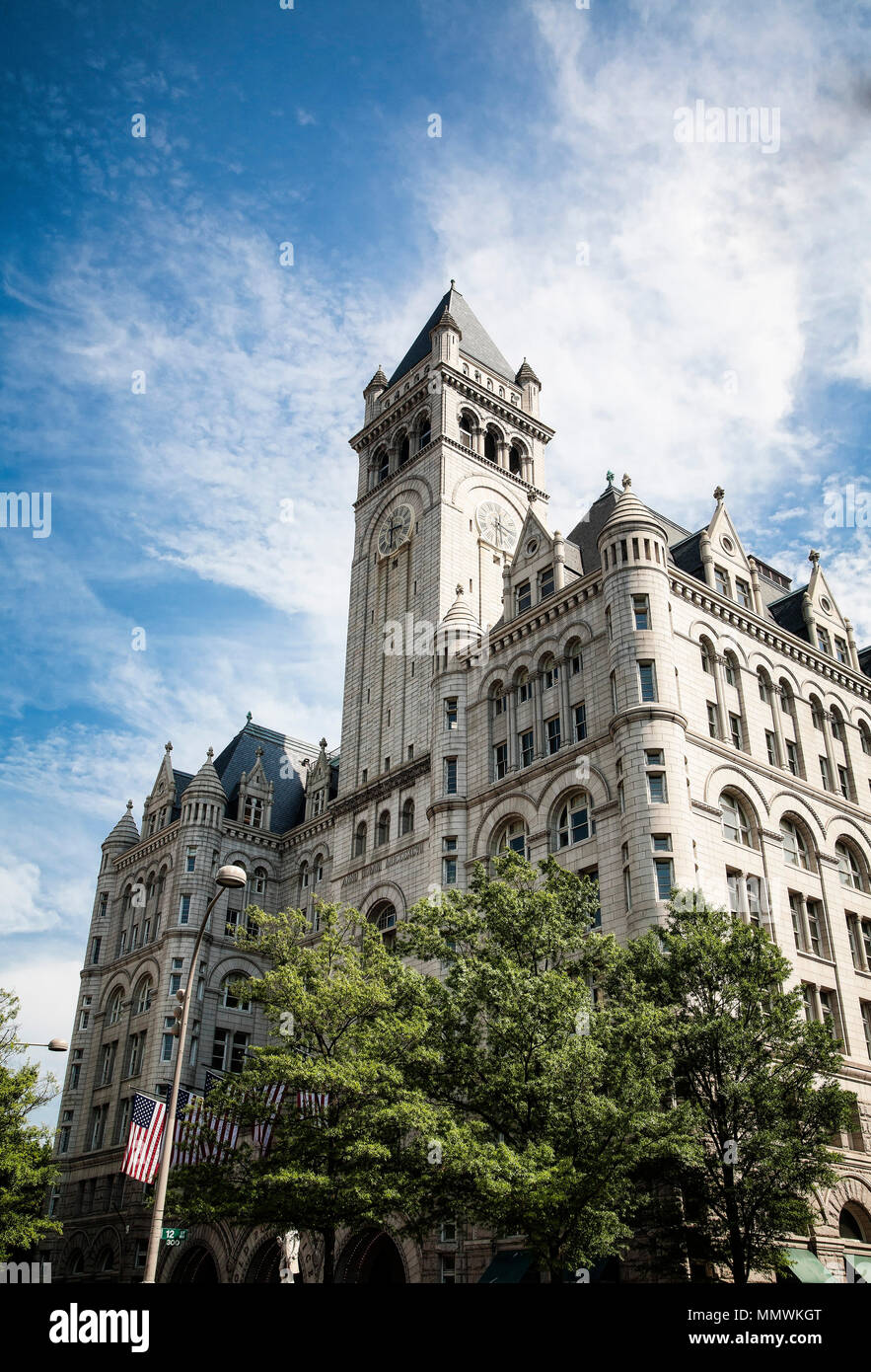 Historique La tour de bureaux de poste de Washington DC au 1100 Pennsylvania Avenue réaménagée en un luxueux hôtel Trump International en 2016. Banque D'Images