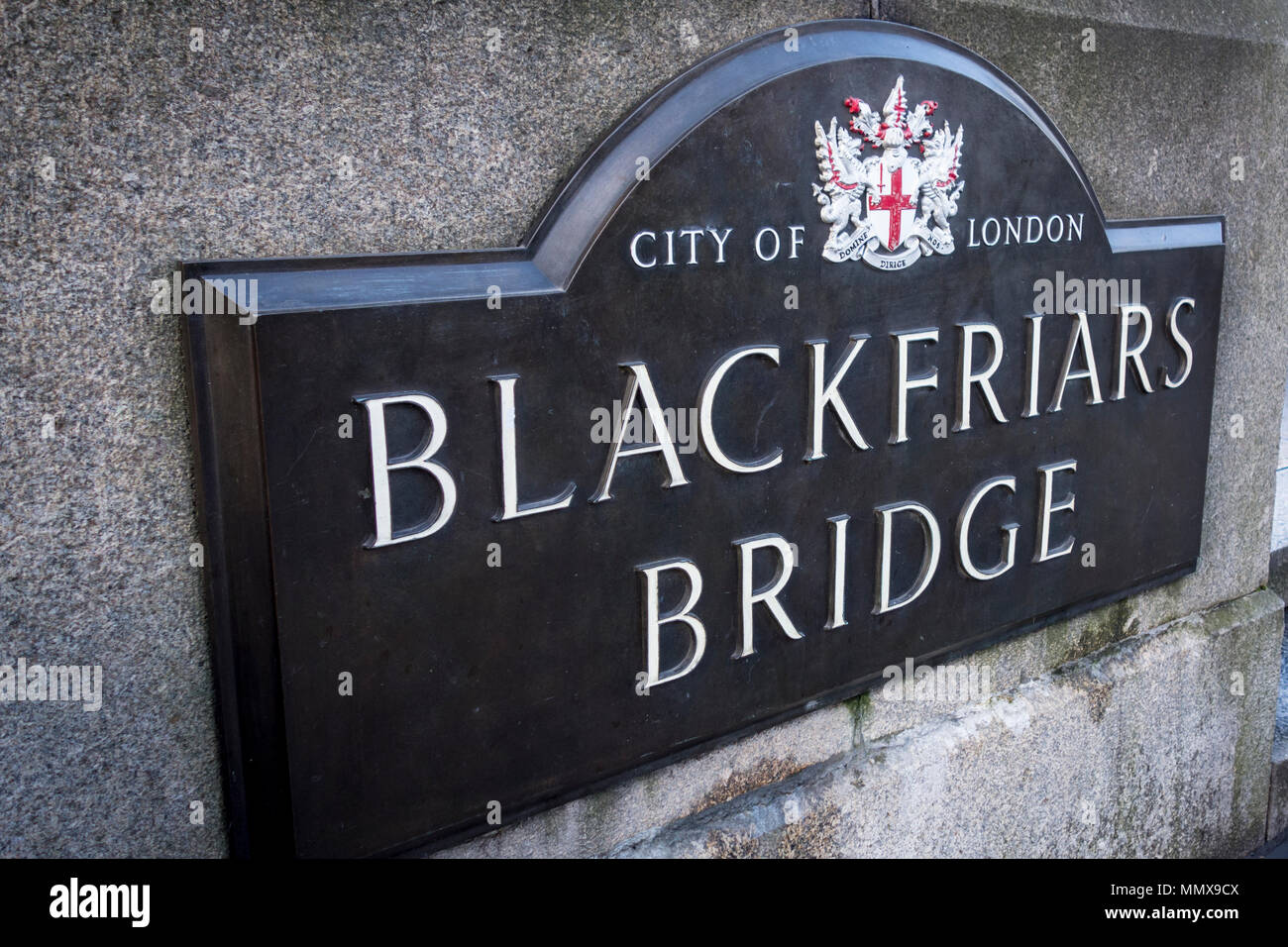 Inscrivez-vous sur le pont de Blackfriars, City of London, UK Banque D'Images