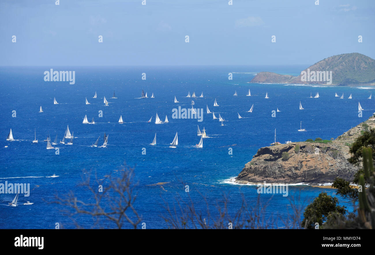 Petites Antilles Antigua îles dans les Caraïbes Antilles - Ocean yachts va prendre part à Antigua Sailing Week courses Banque D'Images