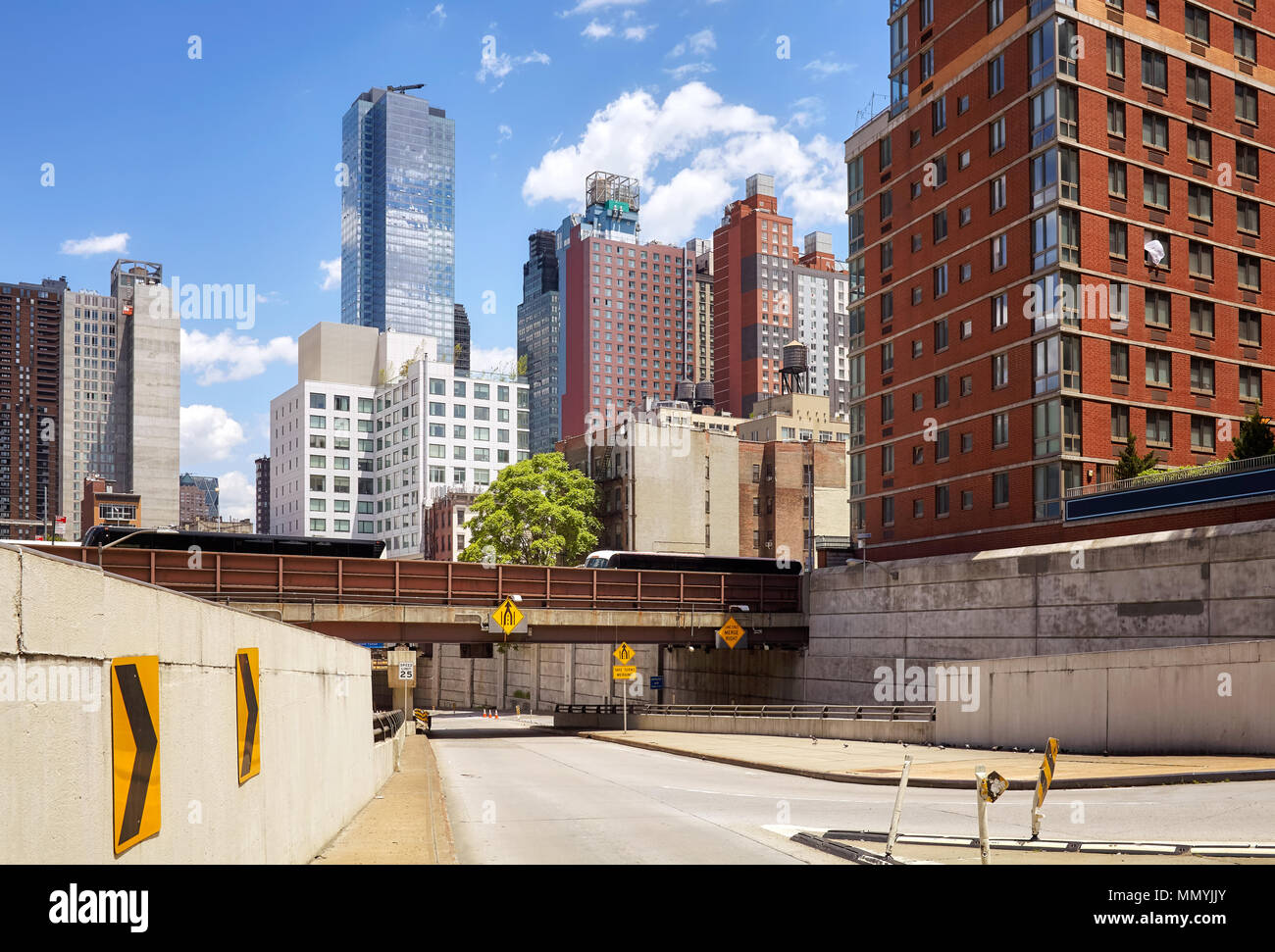 Le centre-ville de New York et de l'architecture de l'infrastructure routière, USA. Banque D'Images