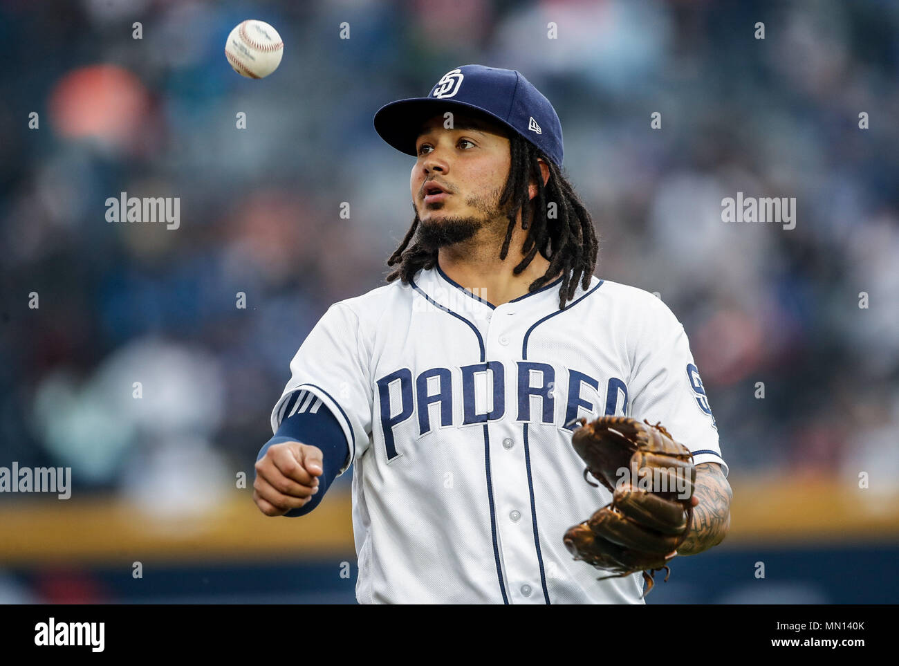 Freddy Galsvis. Au cours de l'action de base-ball des Dodgers de Los Angeles, le match contre San Diego Padres, le second jeu de la série de la Ligue Majeure de Baseball au Mexique, qui a eu lieu au stade des Sultans à Monterrey, au Mexique, le samedi 5 mai 2018 . (Photo : Luis Gutierrez) Acciones del partido de beisbol, durante el Encuentro de Los Angeles Dodgers contre les Padres de San Diego, segundo juego de la serie en Mexico de las Ligas Mayores del Beisbol, realizado en el estadio de los Sultanes de Monterrey, Mexique el sabado 5 de mayo 2018. (Photo : Luis Gutierrez) Banque D'Images