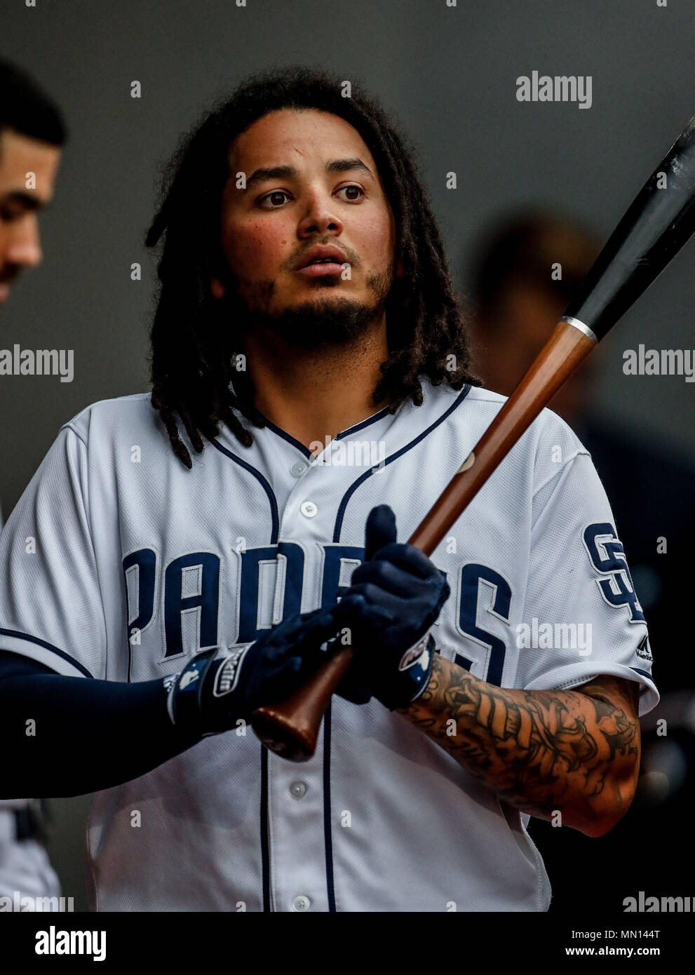 Freddy Galsvis. Au cours de l'action de base-ball des Dodgers de Los Angeles, le match contre San Diego Padres, le second jeu de la série de la Ligue Majeure de Baseball au Mexique, qui a eu lieu au stade des Sultans à Monterrey, au Mexique, le samedi 5 mai 2018 . (Photo : Luis Gutierrez) Acciones del partido de beisbol, durante el Encuentro de Los Angeles Dodgers contre les Padres de San Diego, segundo juego de la serie en Mexico de las Ligas Mayores del Beisbol, realizado en el estadio de los Sultanes de Monterrey, Mexique el sabado 5 de mayo 2018. (Photo : Luis Gutierrez) Banque D'Images