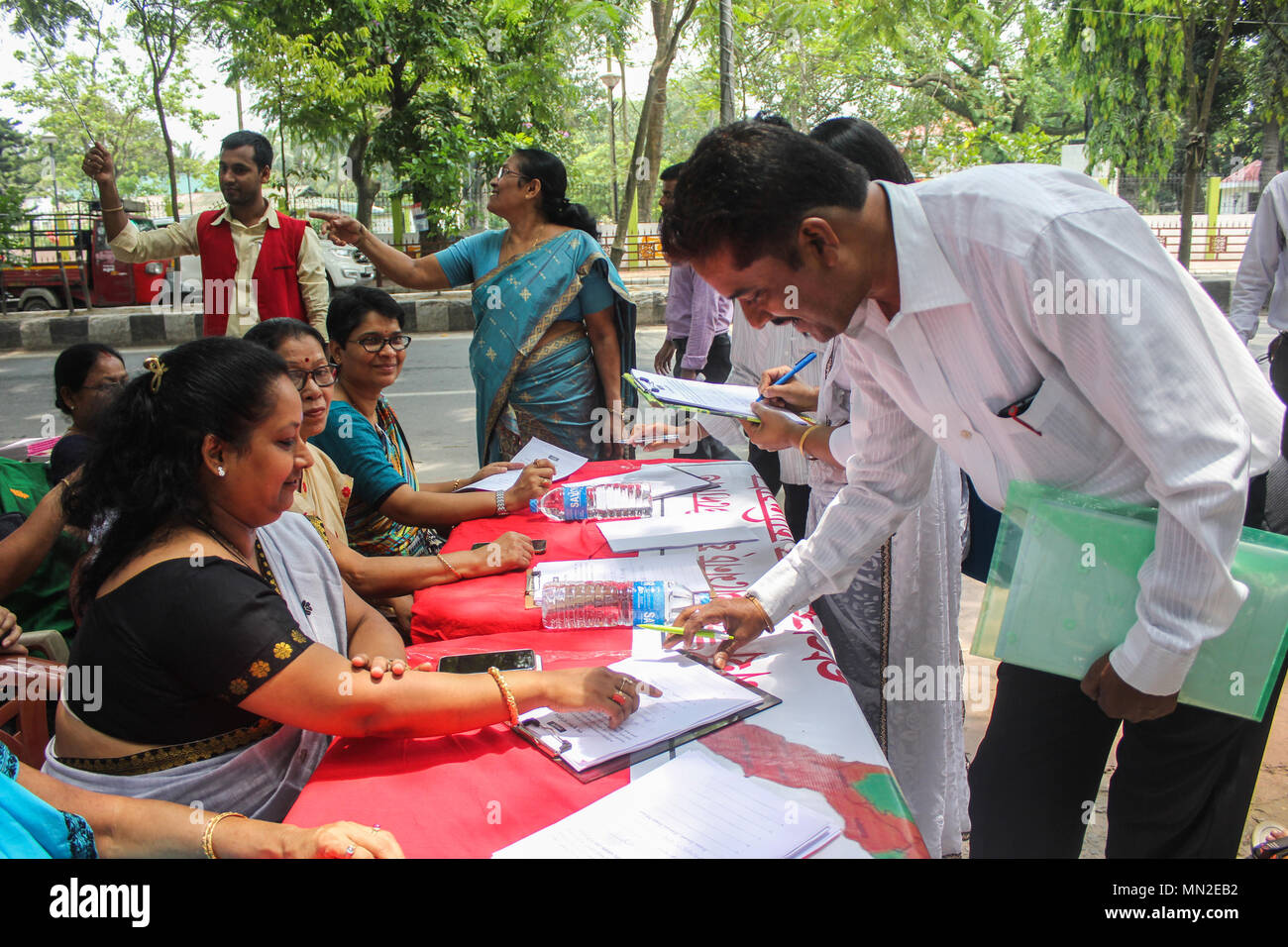 Guwahati, Inde. 14 mai, 2018. North East Woman's Face a lancé une campagne de signatures exigeant le retrait de la citoyenneté (Amendment) Bill 2016 à Guwahati. Crédit : David Talukdar/Pacific Press/Alamy Live News Banque D'Images