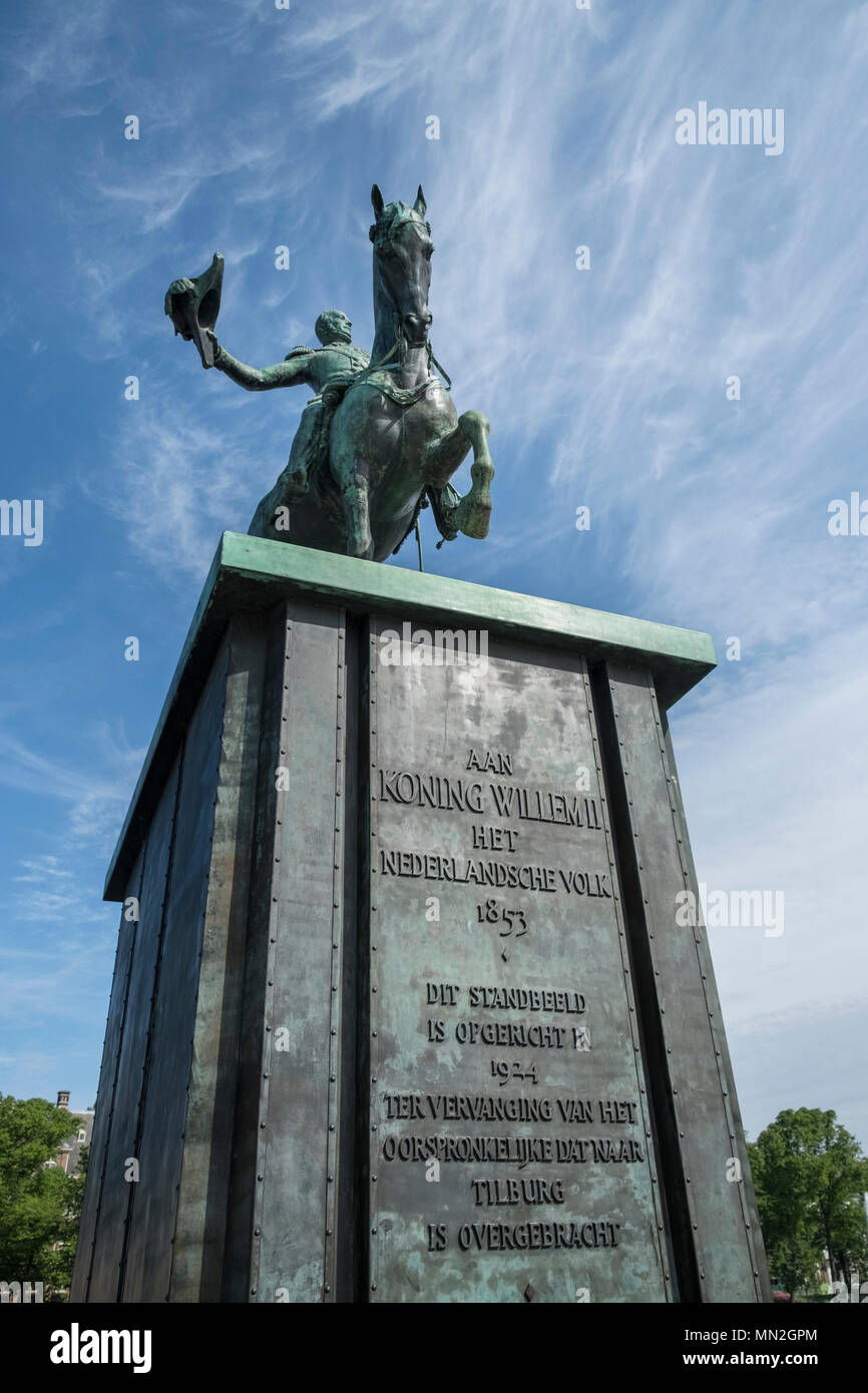 La statue équestre du roi Guillaume II sur un socle dans le centre de La Haye (Den Haag), Hollande méridionale, Pays-Bas. Banque D'Images