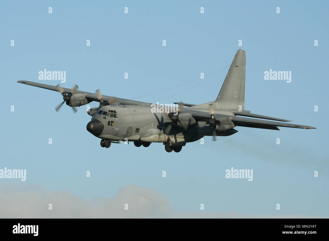 Vieux Lockheed C-130E utilisé par la 352e Escadre d'opérations spéciales à RAF Mildenhall en 'hack' aéronef pour la formation. Banque D'Images