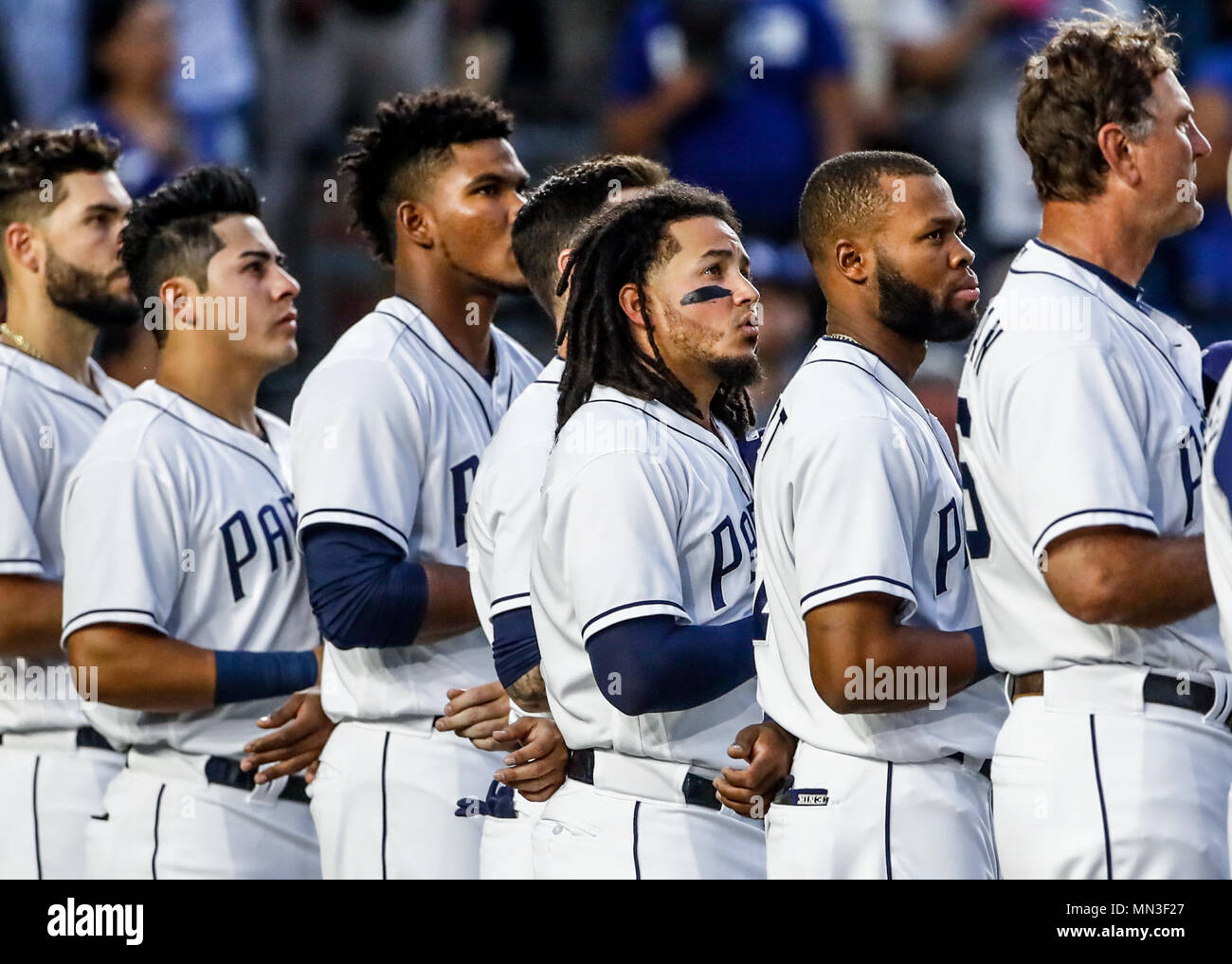 Christian Villanueva (i) y Freddy Galvis de San Diego, durante el partido de beisbol de los Angeles Dodgers de Los Padres de San Diego contra, durante el primer juego de la serie las Ligas Mayores del Beisbol en Monterrey, Mexique el 4 de mayo 2018. (Photo : Luis Gutierrez) Banque D'Images