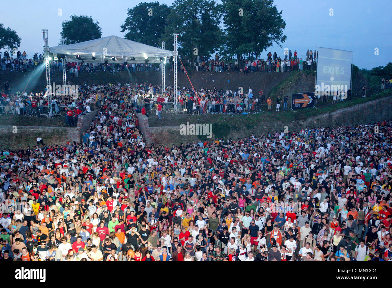 A la sortie de la danse festival 2005, Novi-Sad en Serbie. Banque D'Images