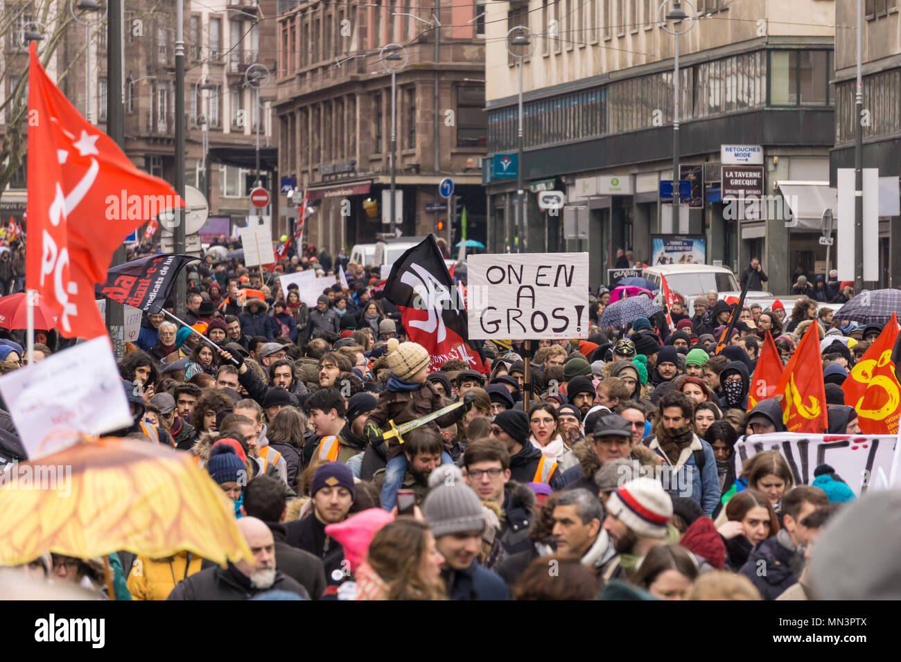 Première manifestation le 22 mars 2018 à Strasbourg pour protester contre la nouvelle législation du travail par le gouvernement français. Banque D'Images