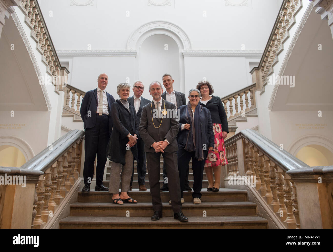 Royal Academy of Arts, Londres, Royaume-Uni. 14 mai, 2018. Architecte de renommée internationale de la nouvelle Académie Royale des Arts, Sir David Chipperfield RA, académicien royal britannique Tacita Dean, dont l'exposition inaugure le paysage des nouvelles galeries, Président Christopher Le Brun et chef de la direction Charles Saumarez Smith à l'inauguration officielle de la nouvelle extension de RA qui ouvre au public le 19 mai 2018. Credit : Malcolm Park/Alamy Live News. Banque D'Images