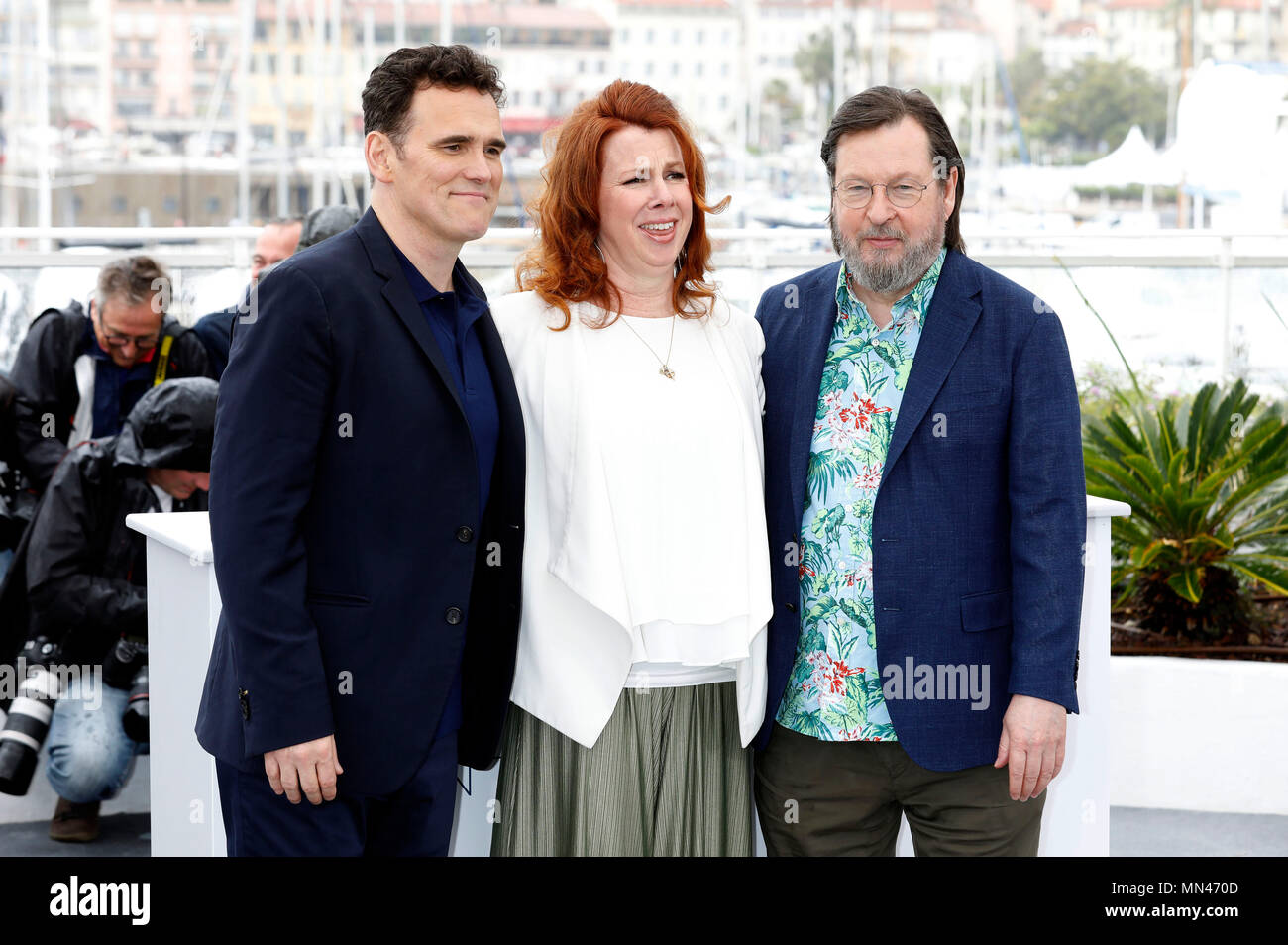 Matt Dillon, Siobhan Fallon Hogan et directeur Lars von Trier au 'la maison que Jack construit' photocall au cours de la 71e édition du Festival de Cannes au Palais des Festivals le 14 mai 2018 à Cannes, France Banque D'Images