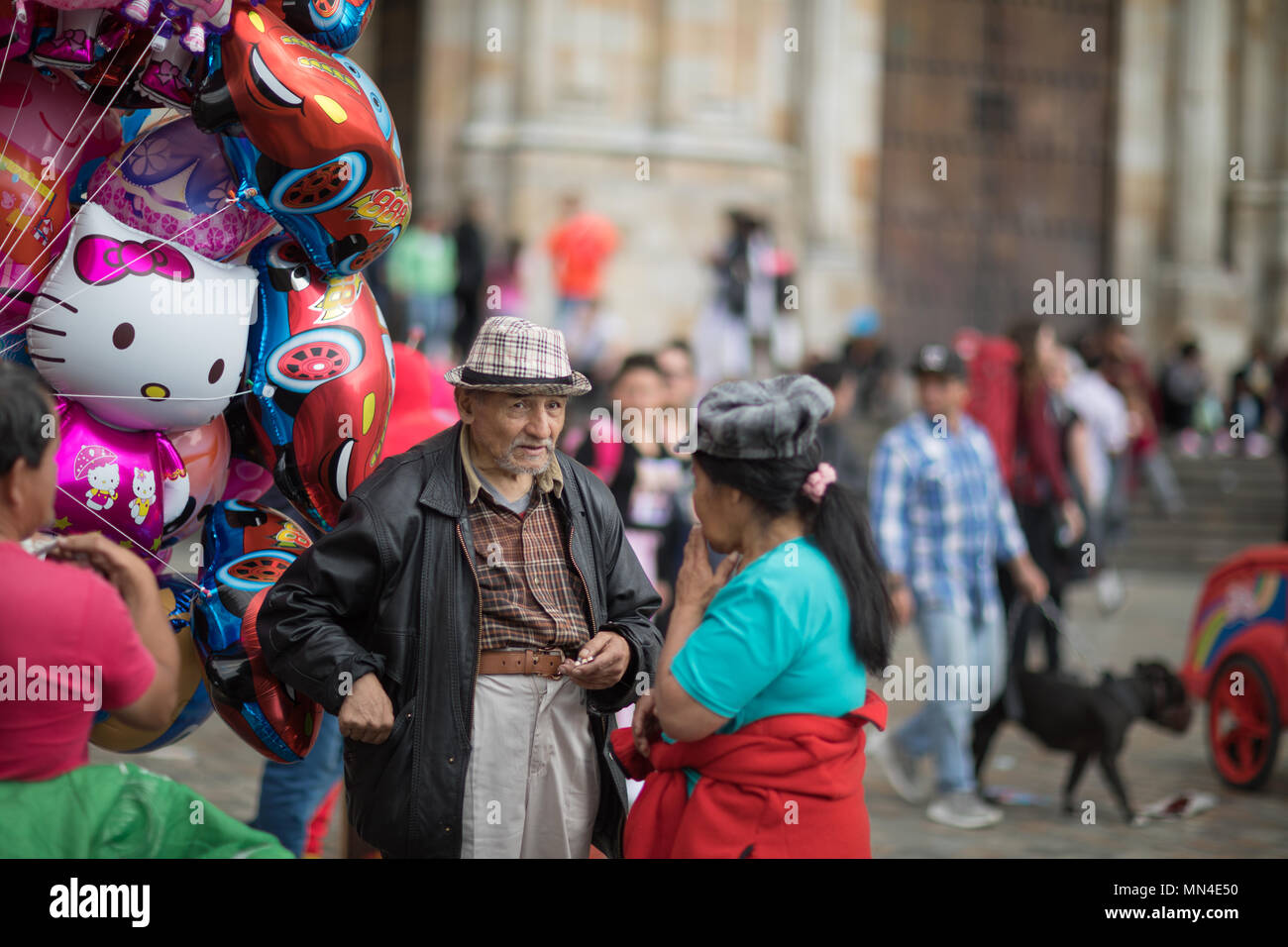 Les sections locales dans la région de Plaza de Bolivar un dimanche après-midi, Bogota, Colombie, Amérique du Sud Banque D'Images